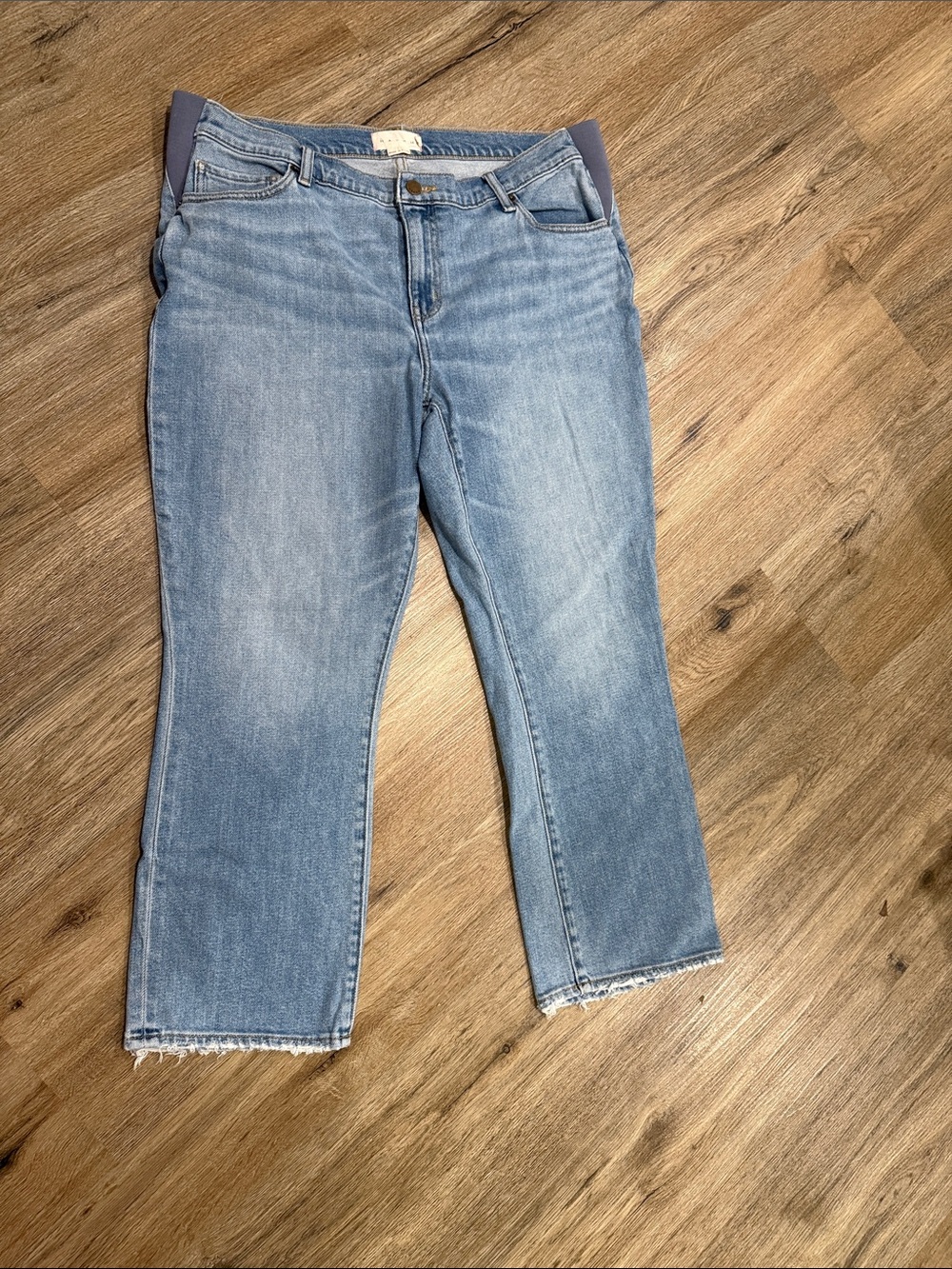 Hatch Light Blue Cropped Frayed-Hem Crop Maternity Jeans